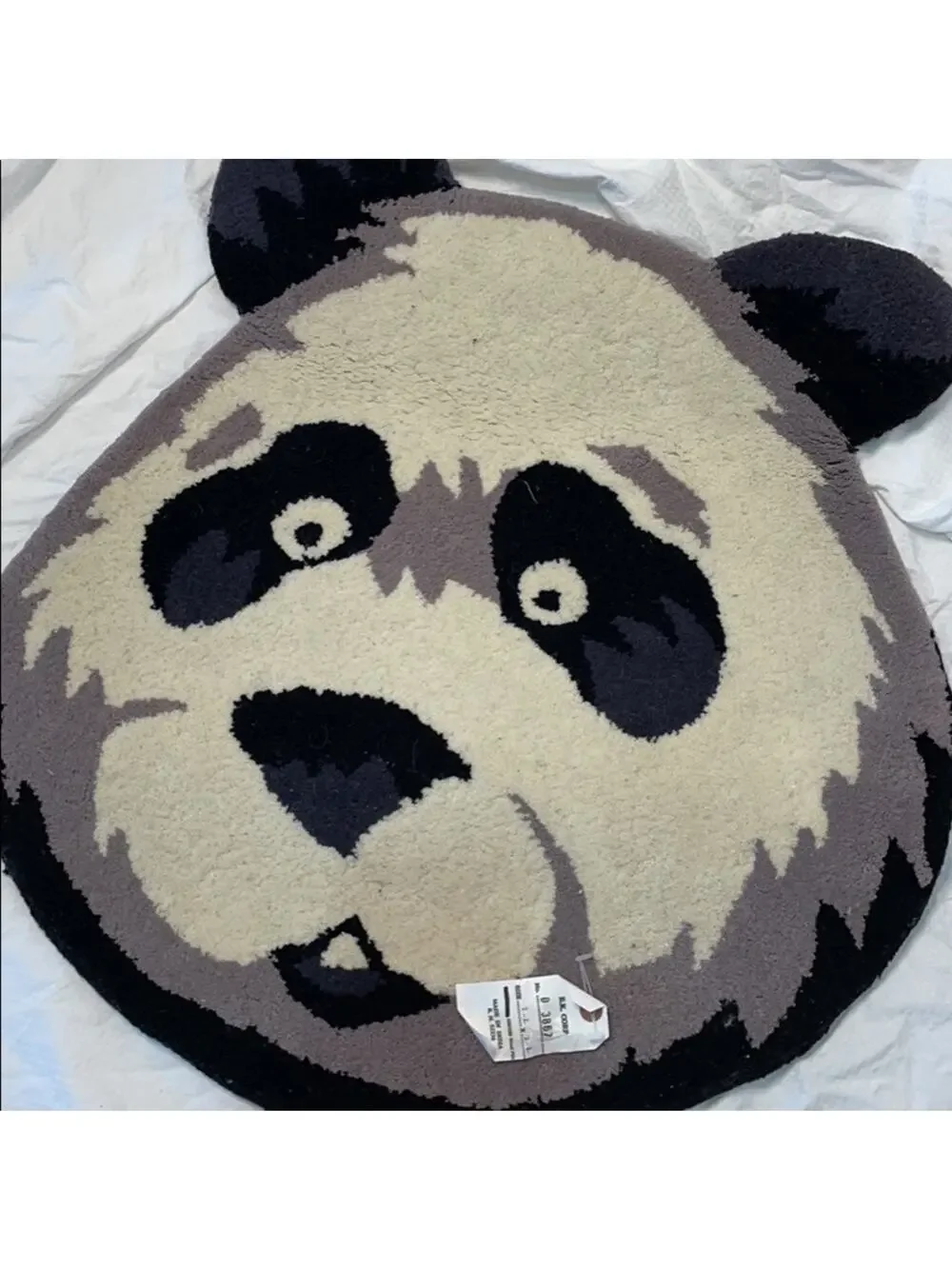 Panda 💯wool 2’2”x2’2” round rug NWT